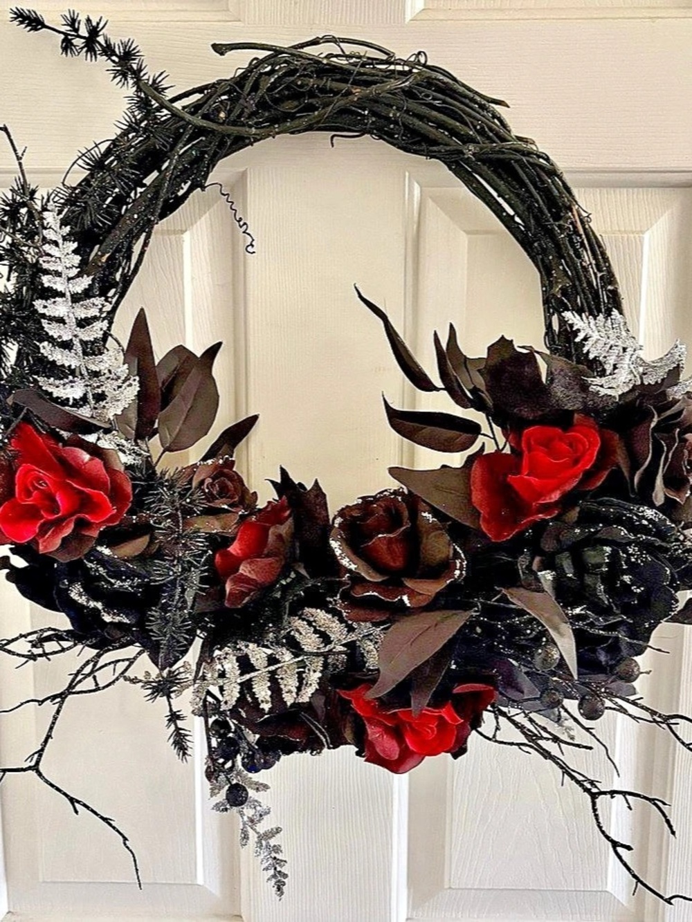 NEW Halloween Spooky Goth Silver Floral Black & Red Rose Grapevine Wreath